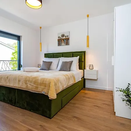 Gorgeous In With Wifi Casa vacanze Posedarje